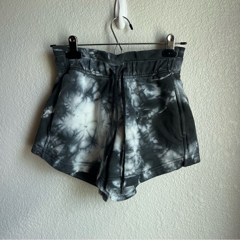 Lululemon Scuba Short High Rise Shiburi Tie Dye